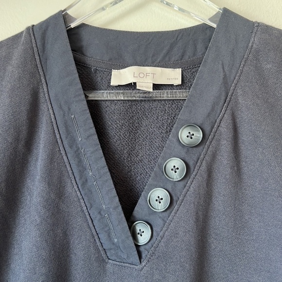 LOFT Petite Mixed Media V-Neck Shift Dress Coastal Grey XSP - Picture 3 of 9